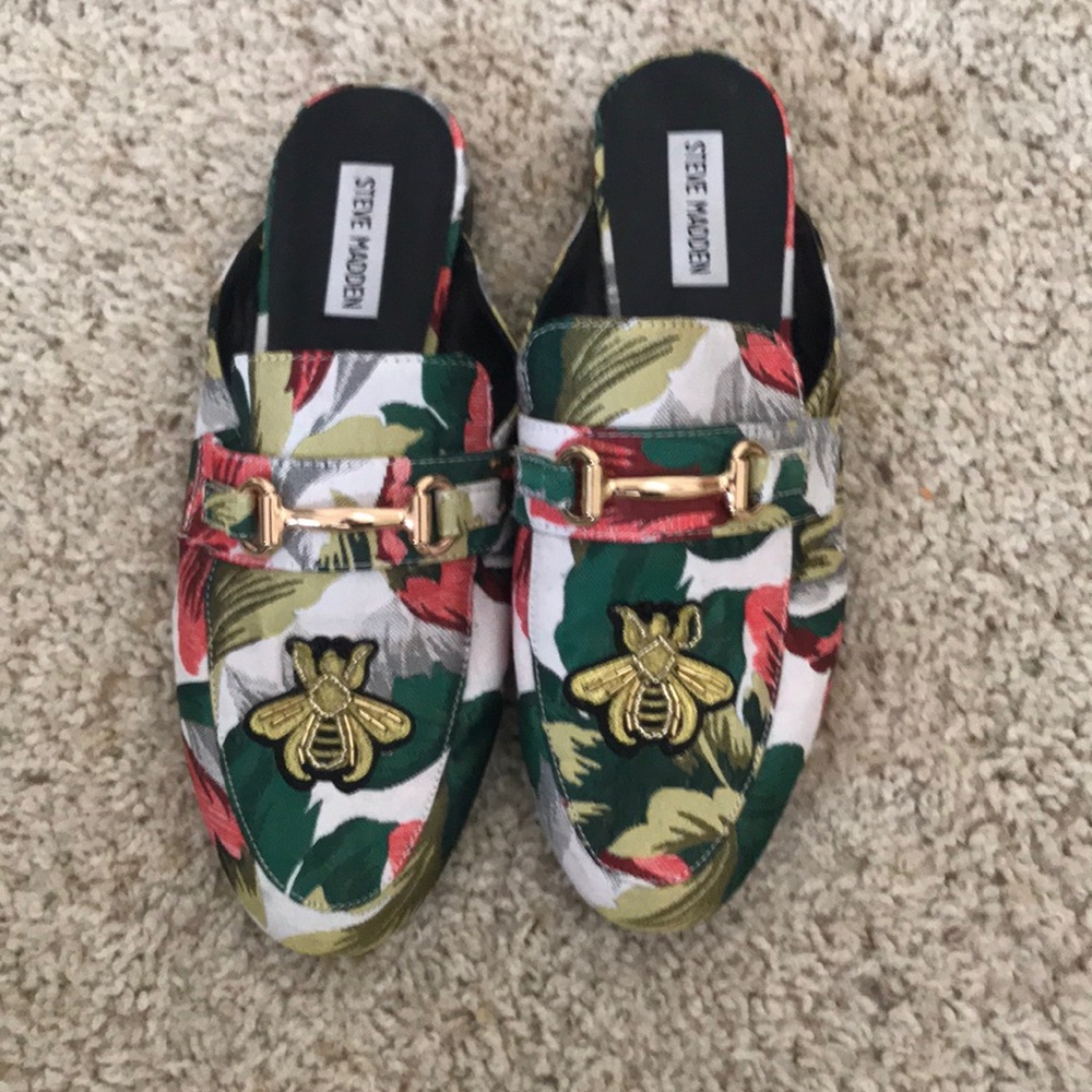 Steve Madden slip ons